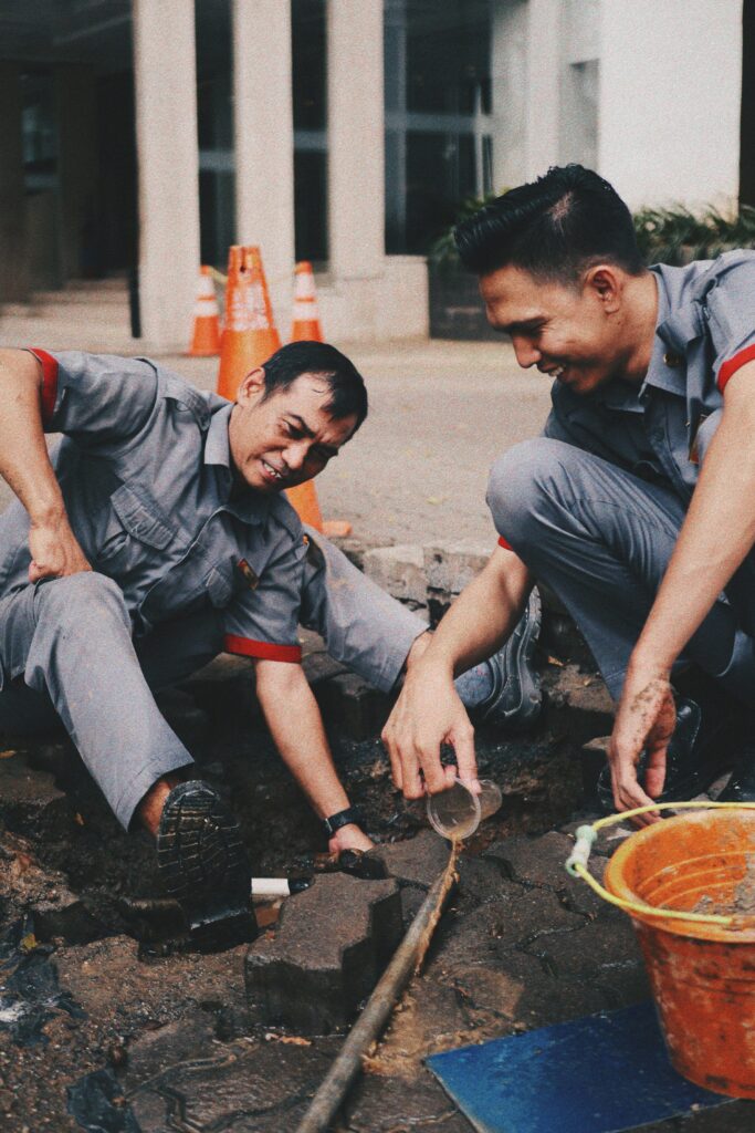 Professional pipe repair representing Perez Plumbing, Inc.