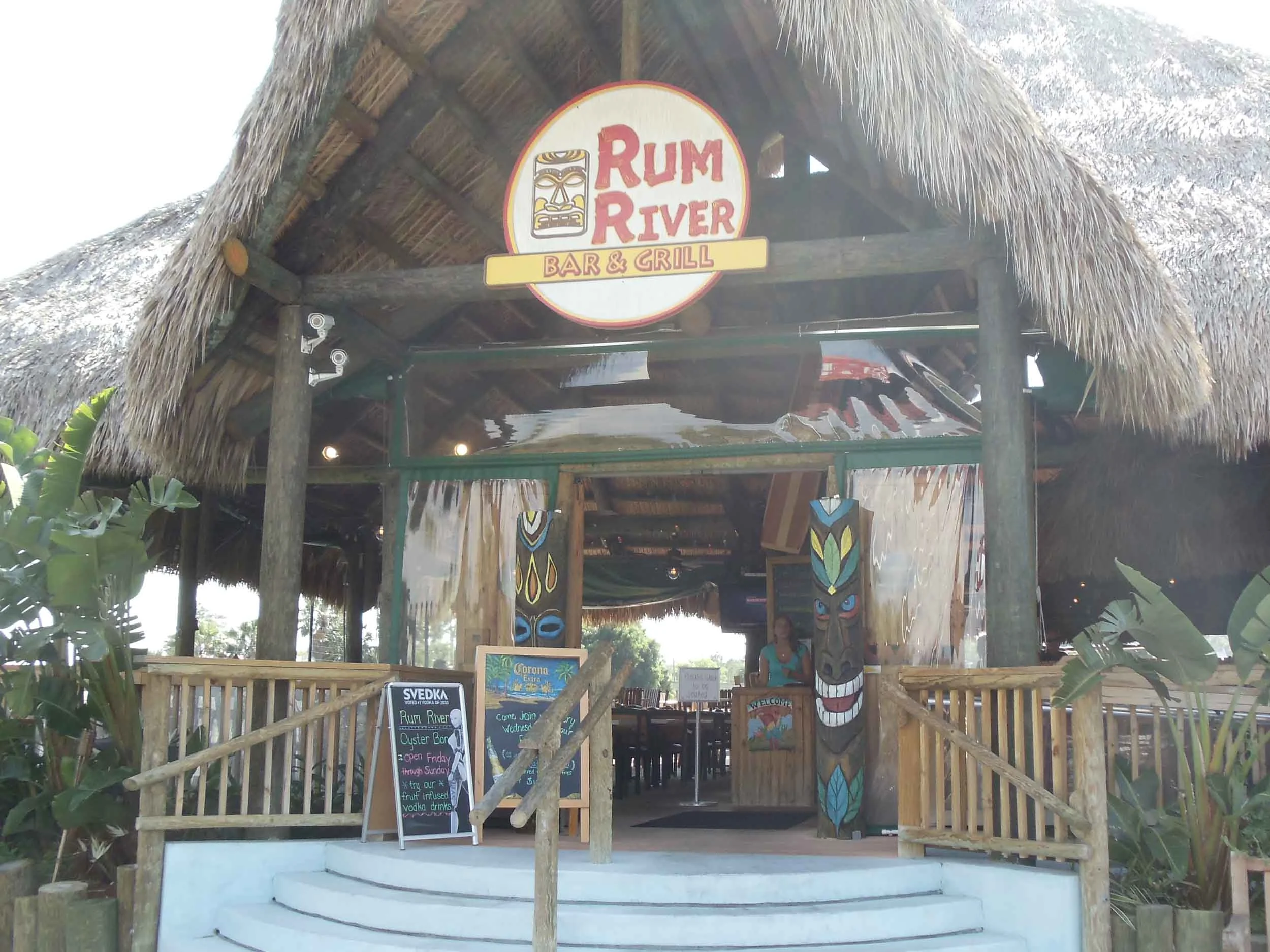 Rum River Bar & Grille
